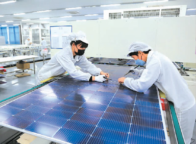 中國(guó)光伏全球暢銷 技術(shù)創(chuàng)新與全產(chǎn)業(yè)鏈優(yōu)勢(shì)的雙重驅(qū)動(dòng)