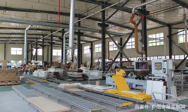 定制VS木工，什么才是衣柜選擇的關(guān)鍵？細(xì)分這幾點(diǎn)，讓選擇不再糾結(jié)！