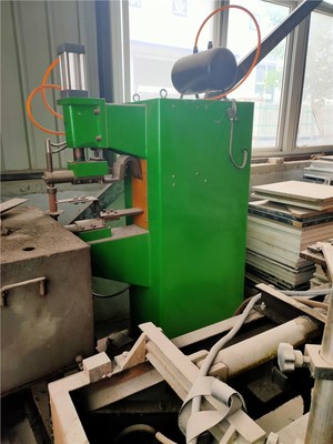 河南鄭州金水區(qū)高價(jià)回收門廠設(shè)備 冷壓機(jī)、精密鋸及北京叉車、木工機(jī)械的循環(huán)利用之道