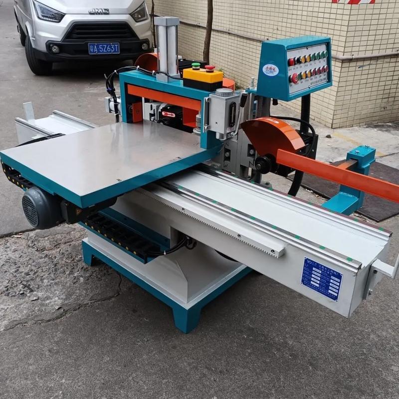 五碟鋸與自動(dòng)開榫機(jī) 木工建筑機(jī)械的便捷實(shí)用之選